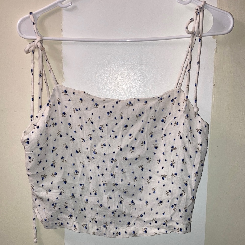 Brandy ❤️Melville tie shoulder top